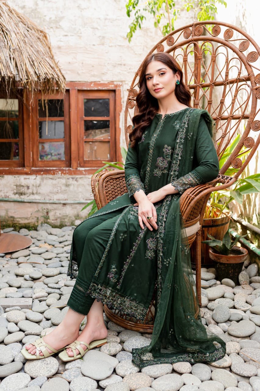 ZW-10043 Embroidered Lawn 3 Piece Summer Suit By ZeeWear