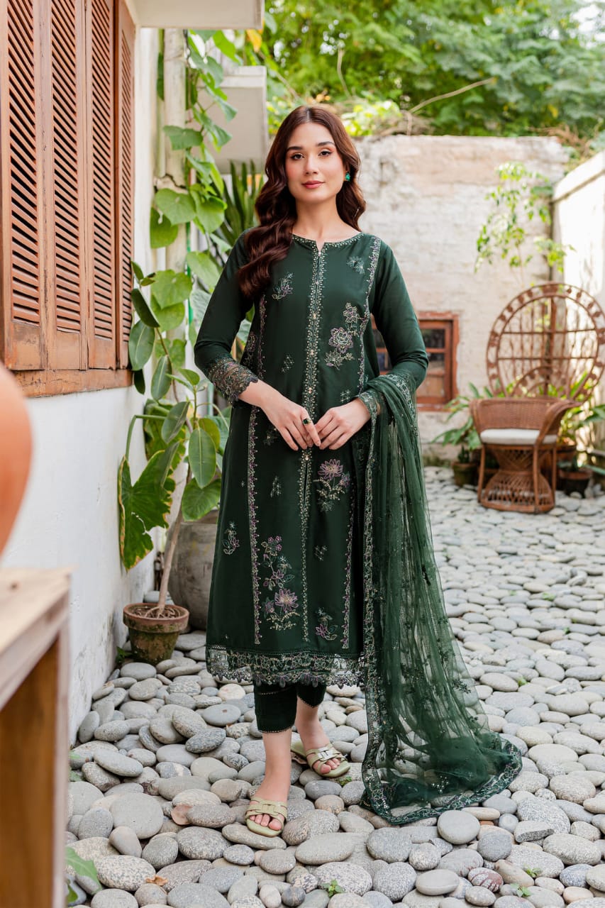 ZW-10043 Embroidered Lawn 3 Piece Summer Suit By ZeeWear